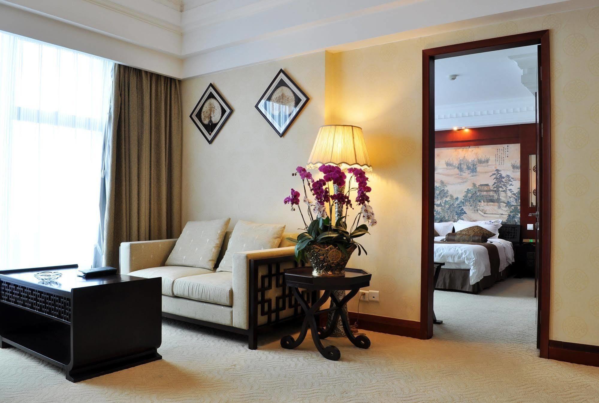 Jiang Men Palace International Hotel Jiangmen Eksteriør billede